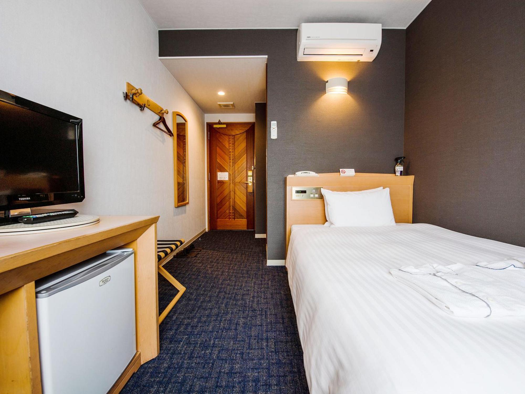 Hotel Azat Naha Ngoại thất bức ảnh